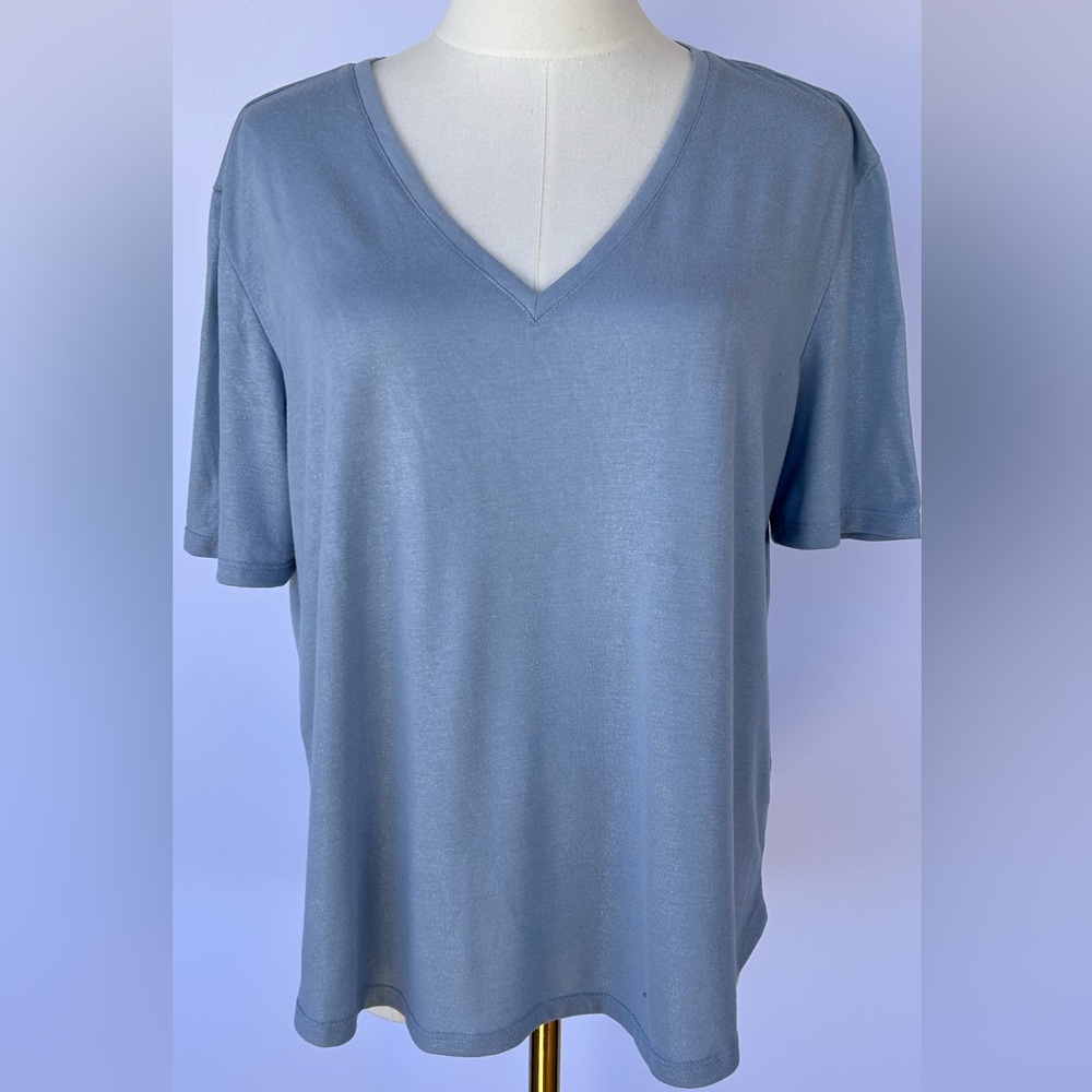 Anthropologie Women’s Shimmer V-Neck Stretch Tee Short Sleeves Size Medium